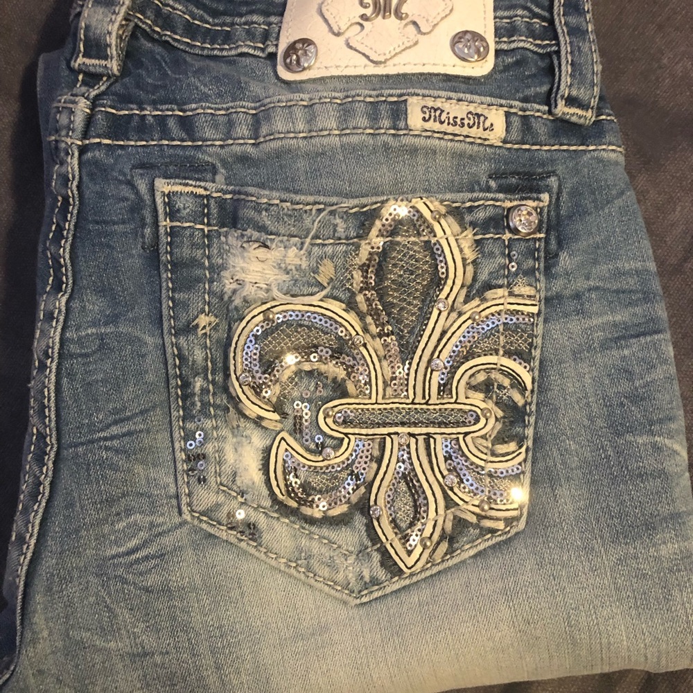 Miss Me Cropped Jeans (Standard Crop)